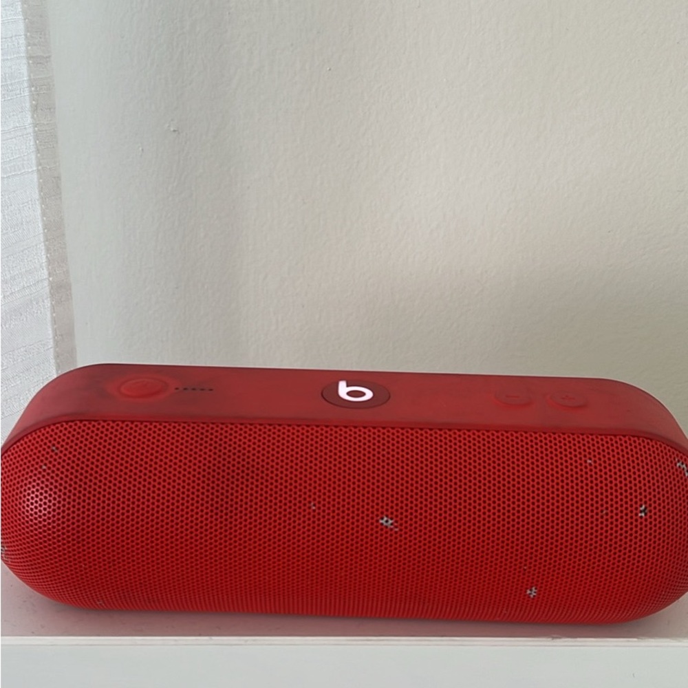 Beats Pill +